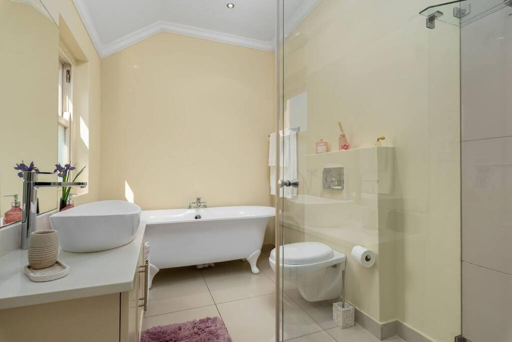 The Tram Home Stay Franschhoek Esterno foto