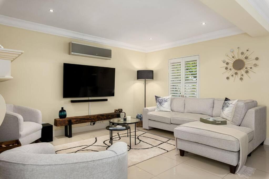 The Tram Home Stay Franschhoek Esterno foto