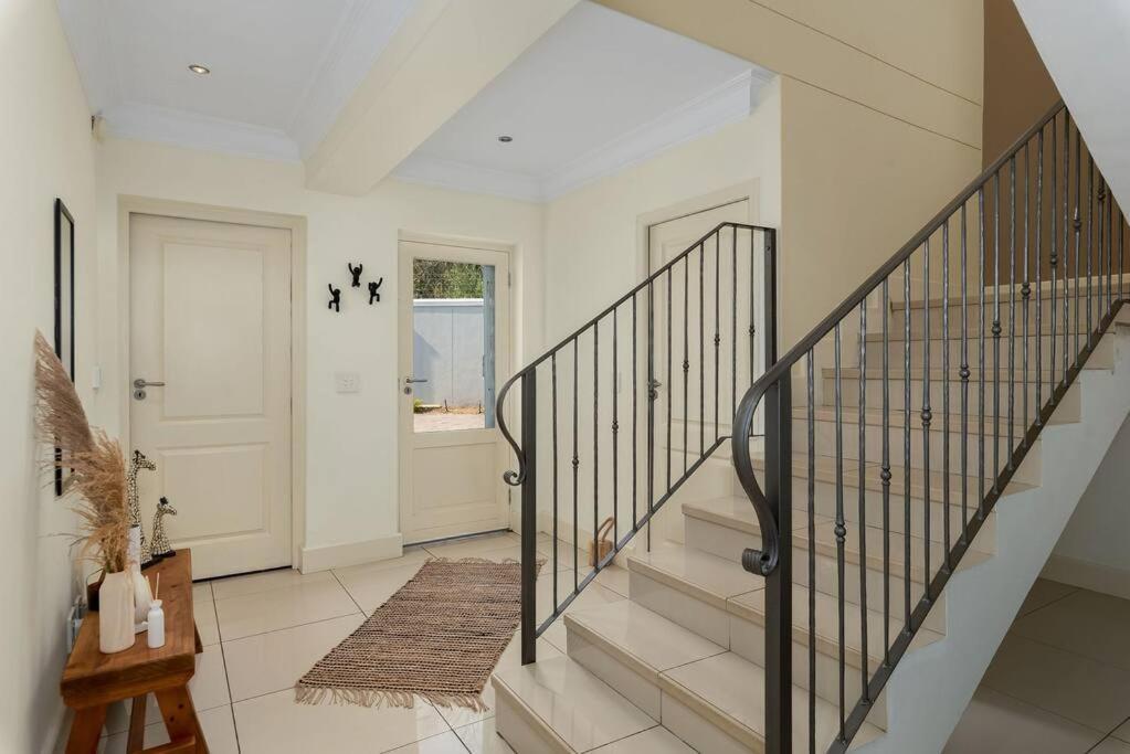 The Tram Home Stay Franschhoek Esterno foto